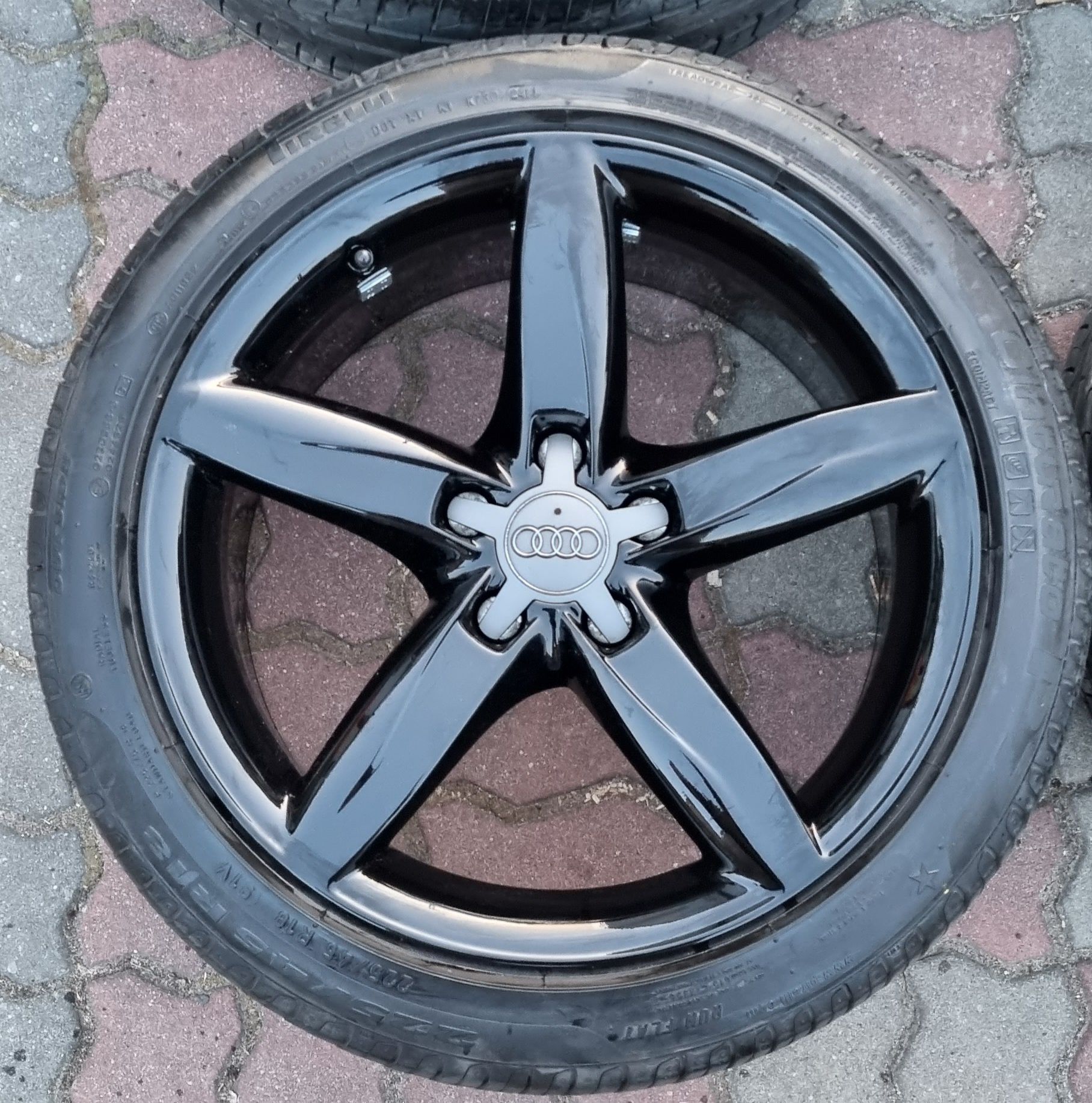 Felgi z oponami letnimi 18 cali 5x112 ET47 Oryginalne Audi A3 A4 A6 8K