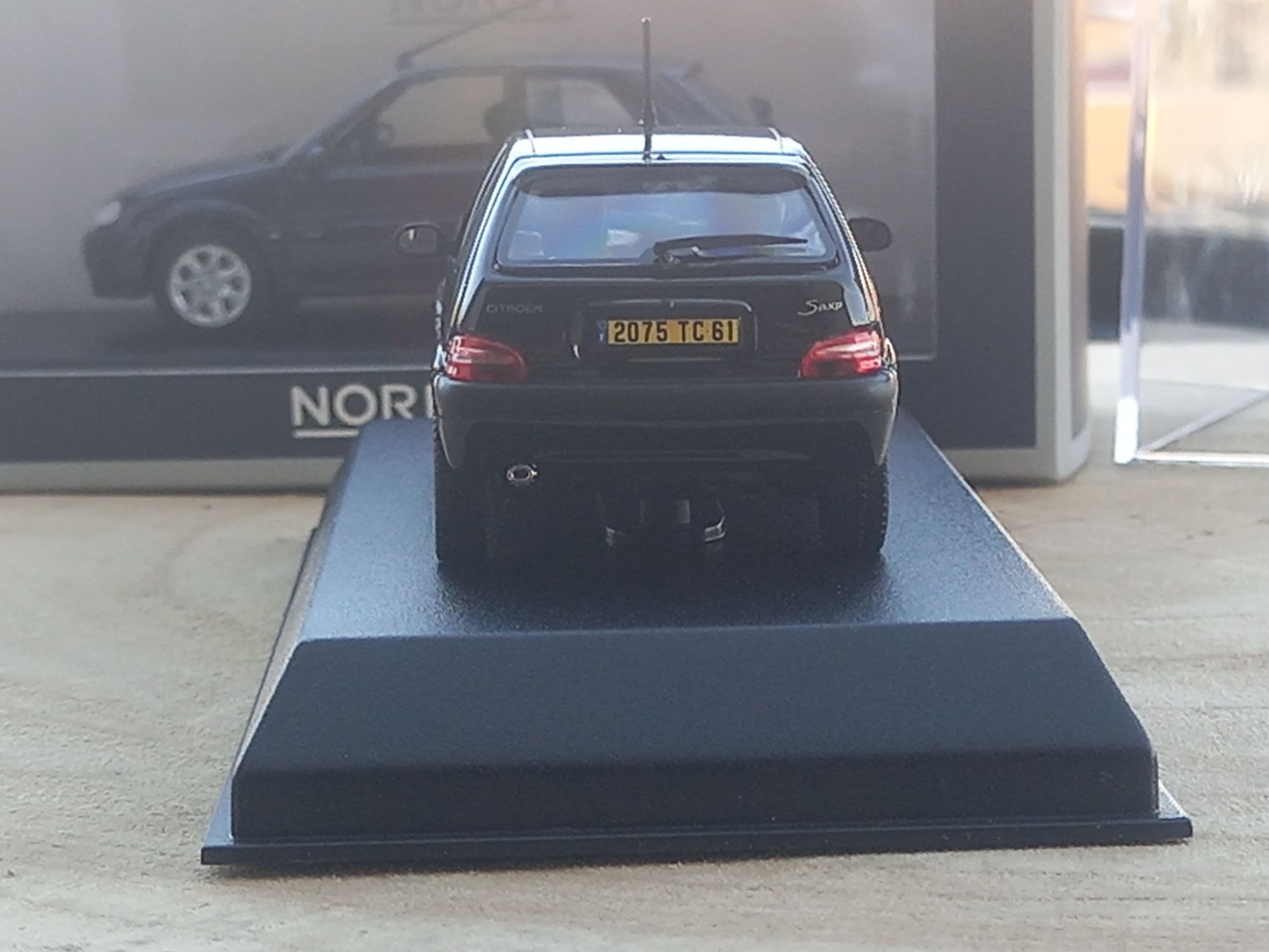 Norev Citroën Saxo escala 1/43 (preto, novo)