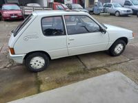 Peugeot 205 1.1  de 1988 com tecto de abrir