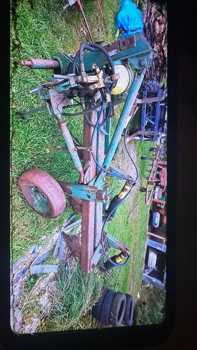 Pług ATLAS trzyskibowy zabezpieczenia hydrauliczne