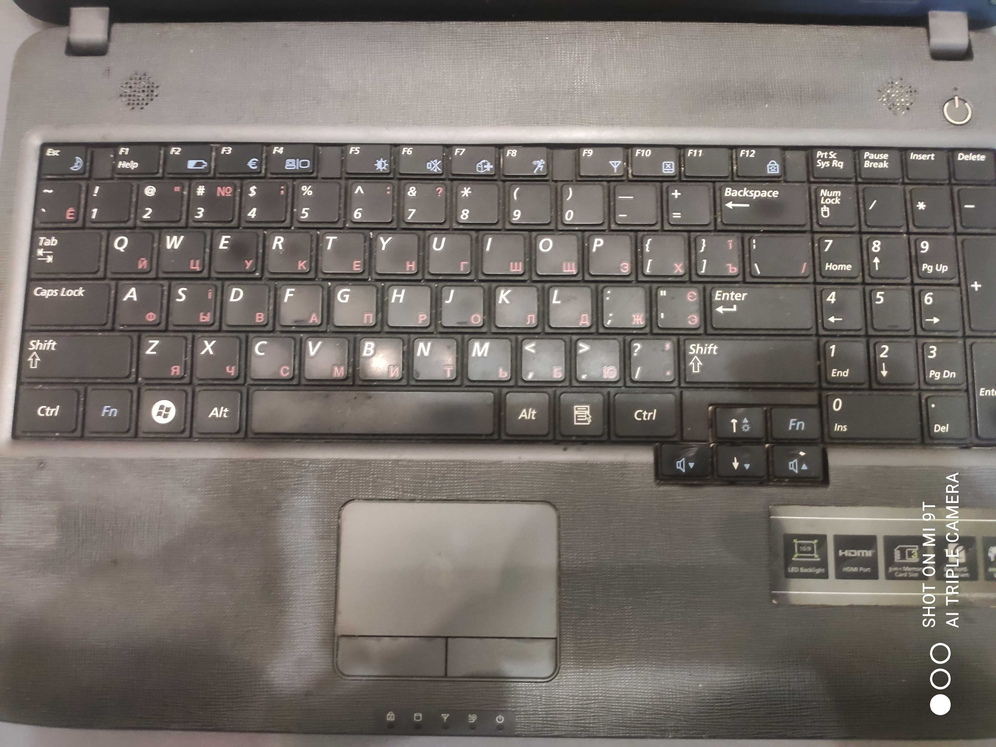 Клавиатура на разбарахол на кнопки Samsung R528