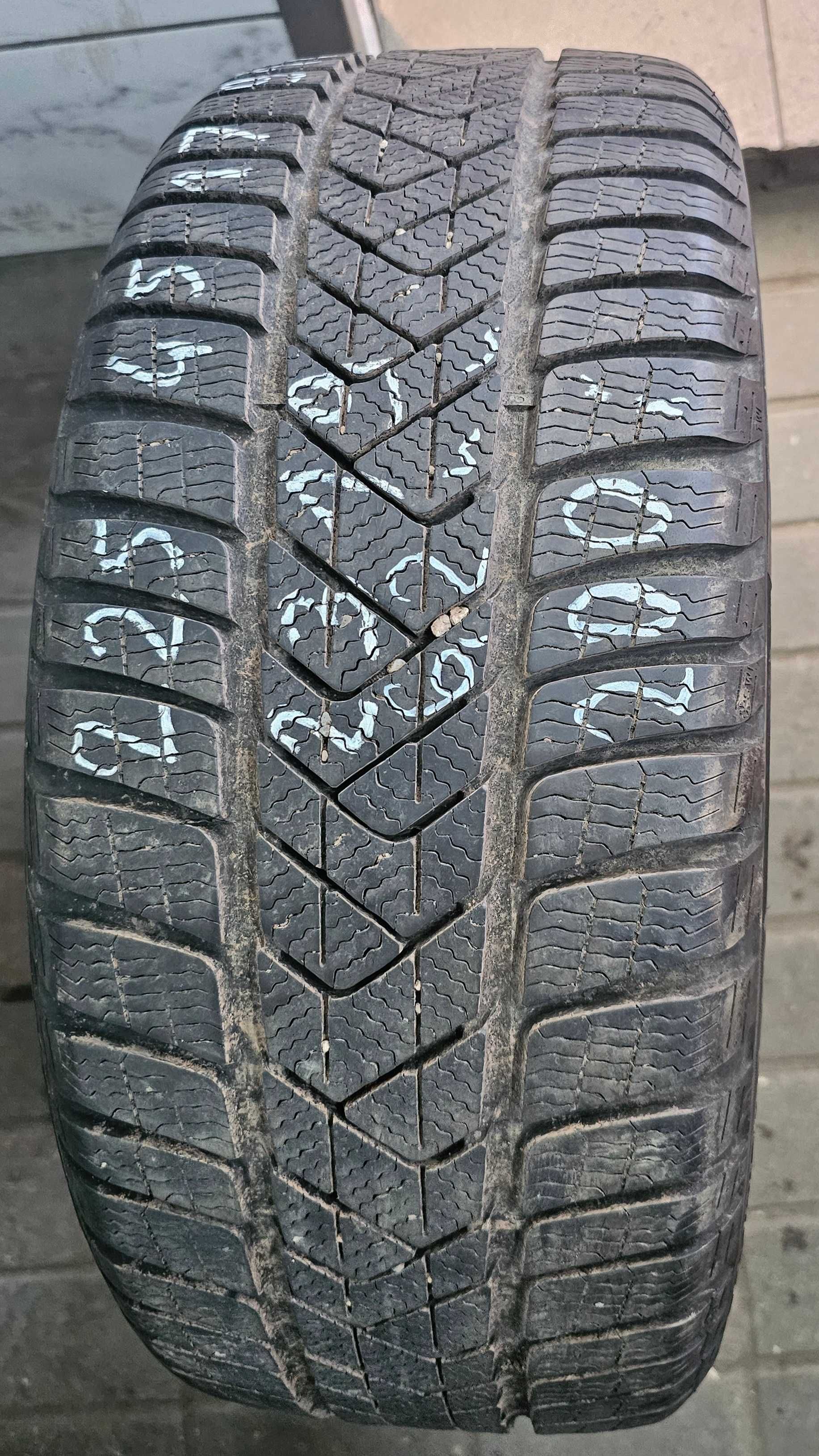 225/45R17 Pirelli Sotto Zero 3 Winter 1 sztuka