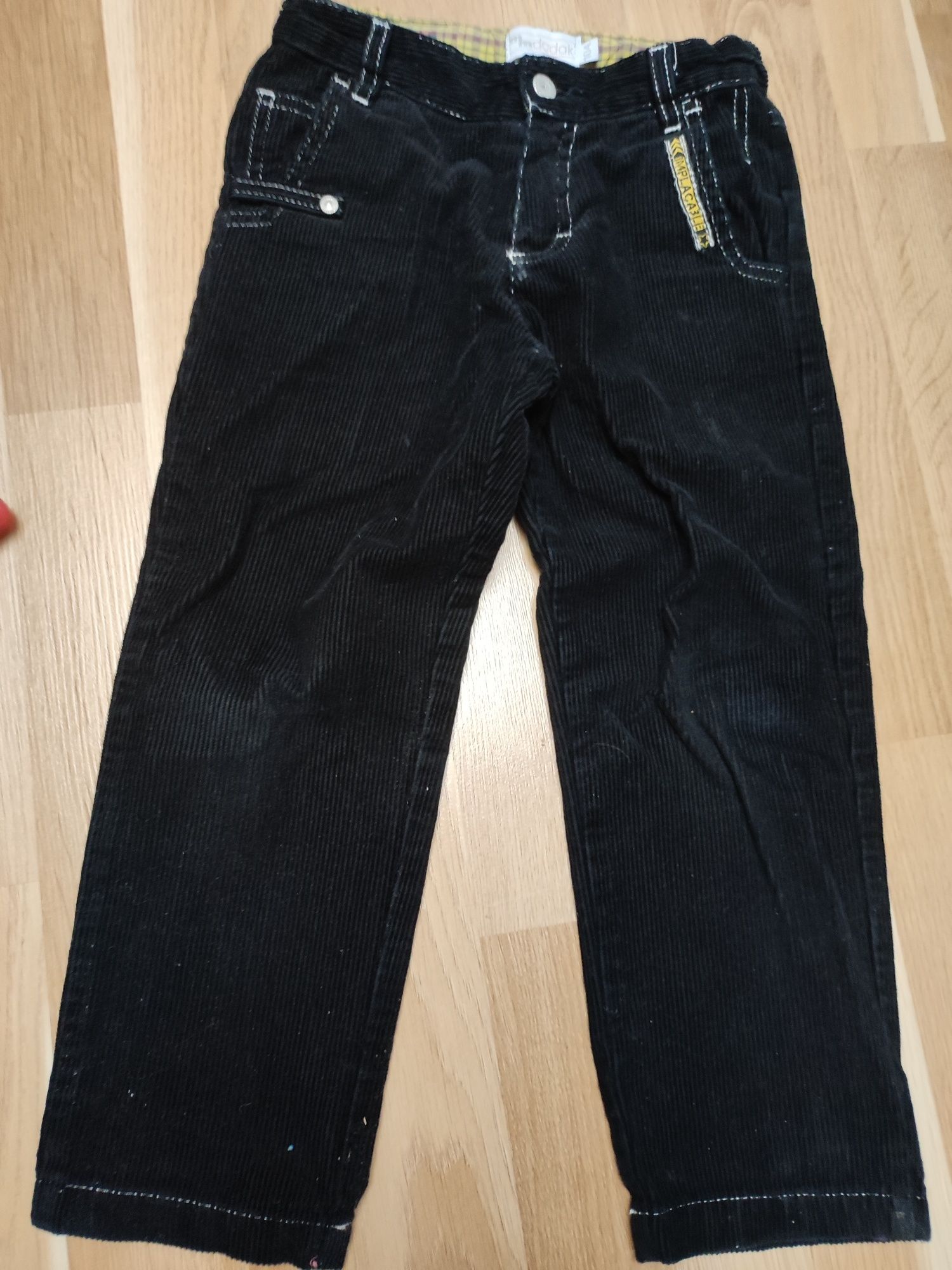 Spodnie sztruksowe czarne r. 104