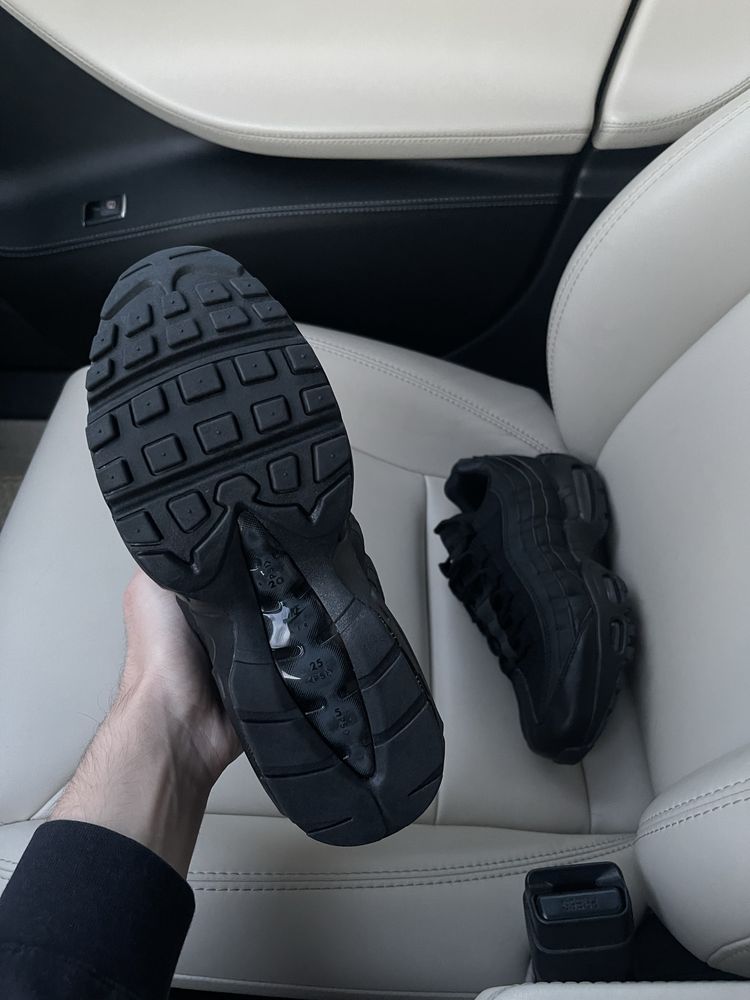 Nike Air Max 95 Black Розмір 43
