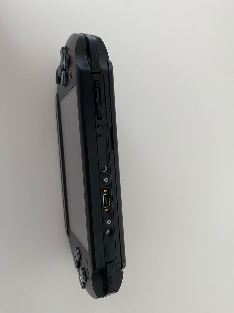 Sony PSP e 1004 street