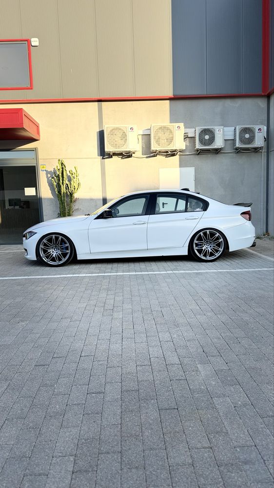 BMW F30 320D Branca