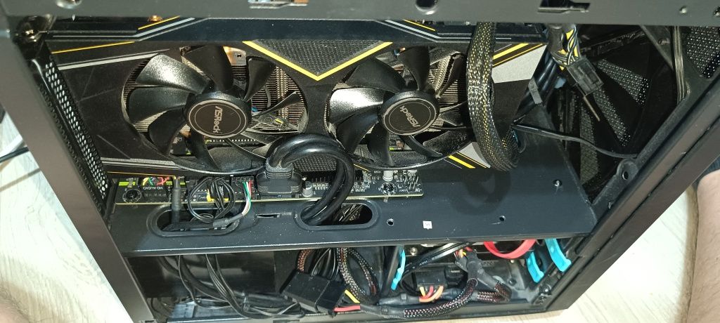 Komputer xeon E5-2650  v4, 16GB ram, ssd 240+hdd 500 , RX 5600 XT