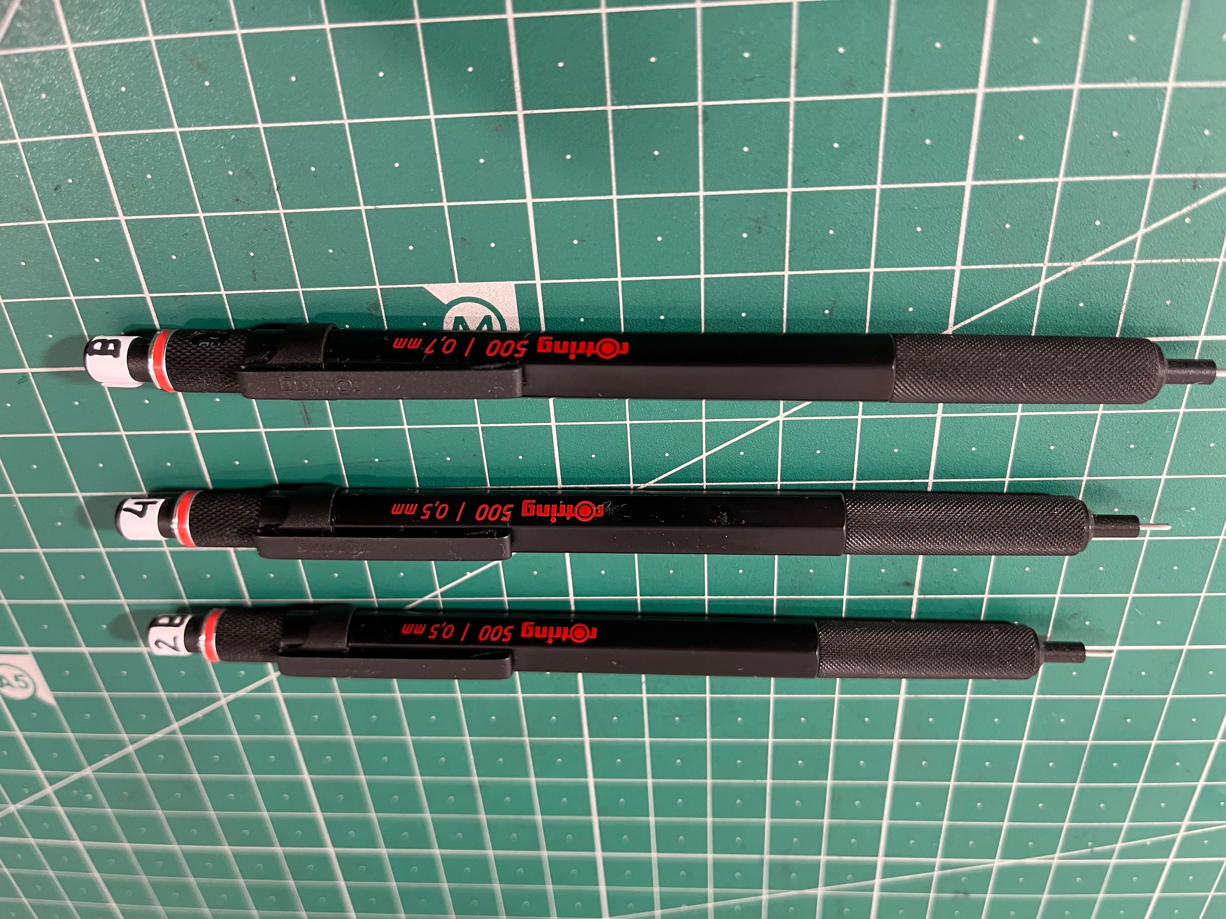 Vendo material desenho / porta minas / lapiseiras