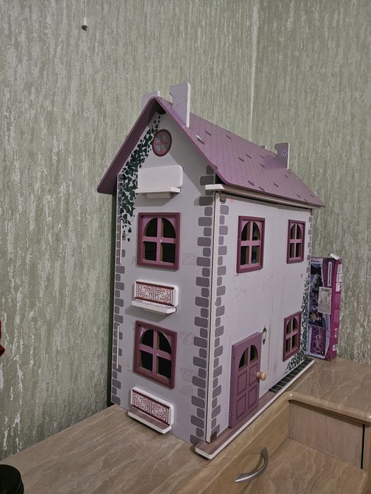 Домік для ляльок Ляльковий дім / Будинок для ляльок лол
Висота 61 см,