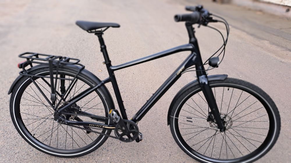 Rower trekkingowy Giant na pasku