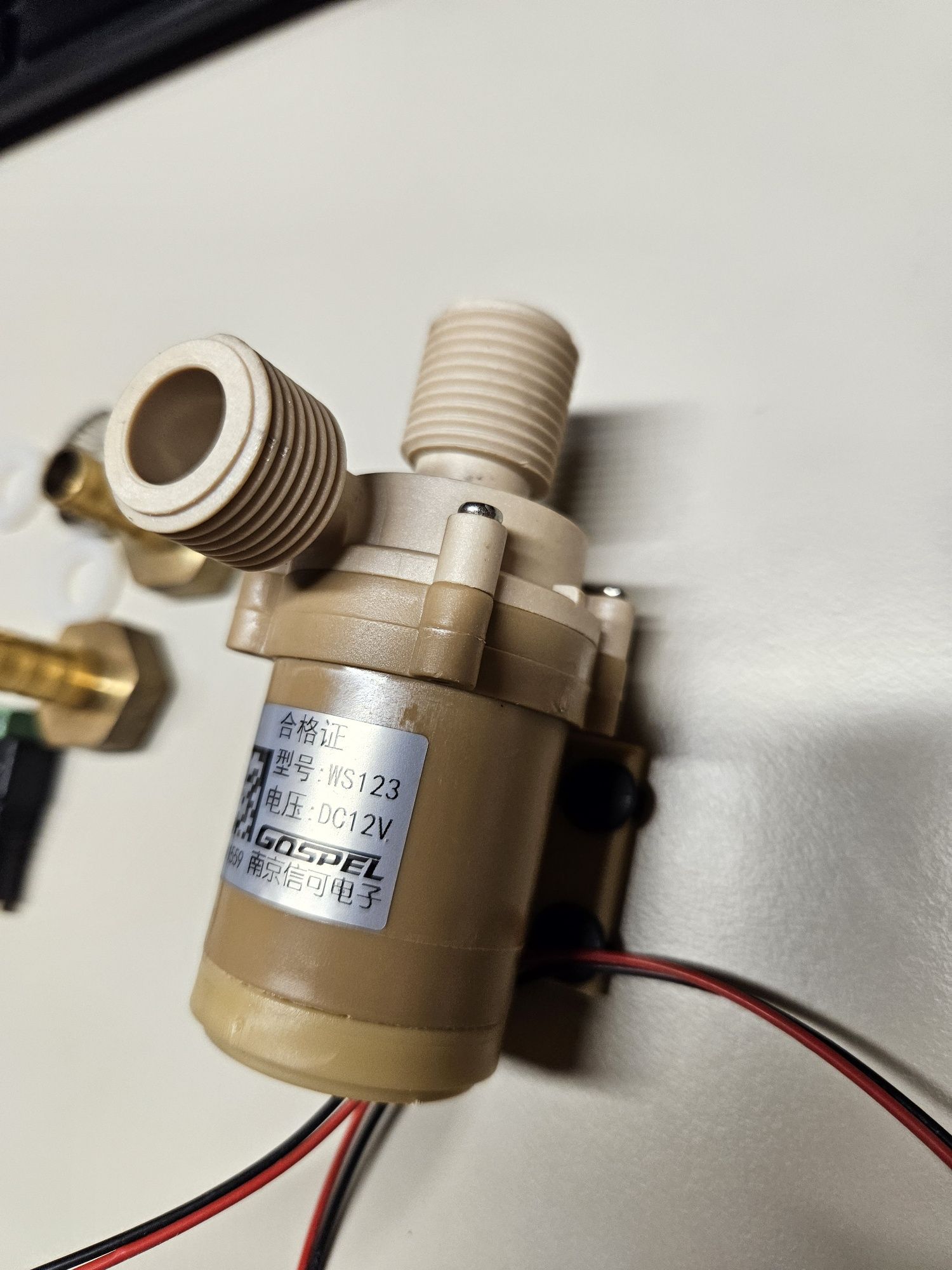 Pompka gorącej wody 12V 8l/min 1/2"