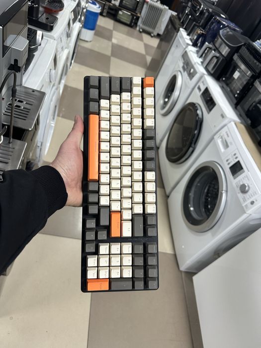 Нові брендові механічні клавіатури з підсвіткою