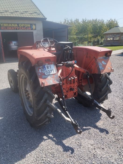 Ciągnik rolniczy Renault R 7231