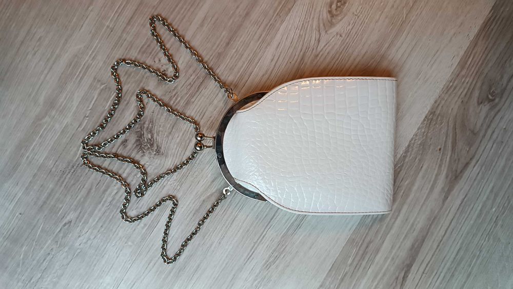 Torebka na łańcuszku