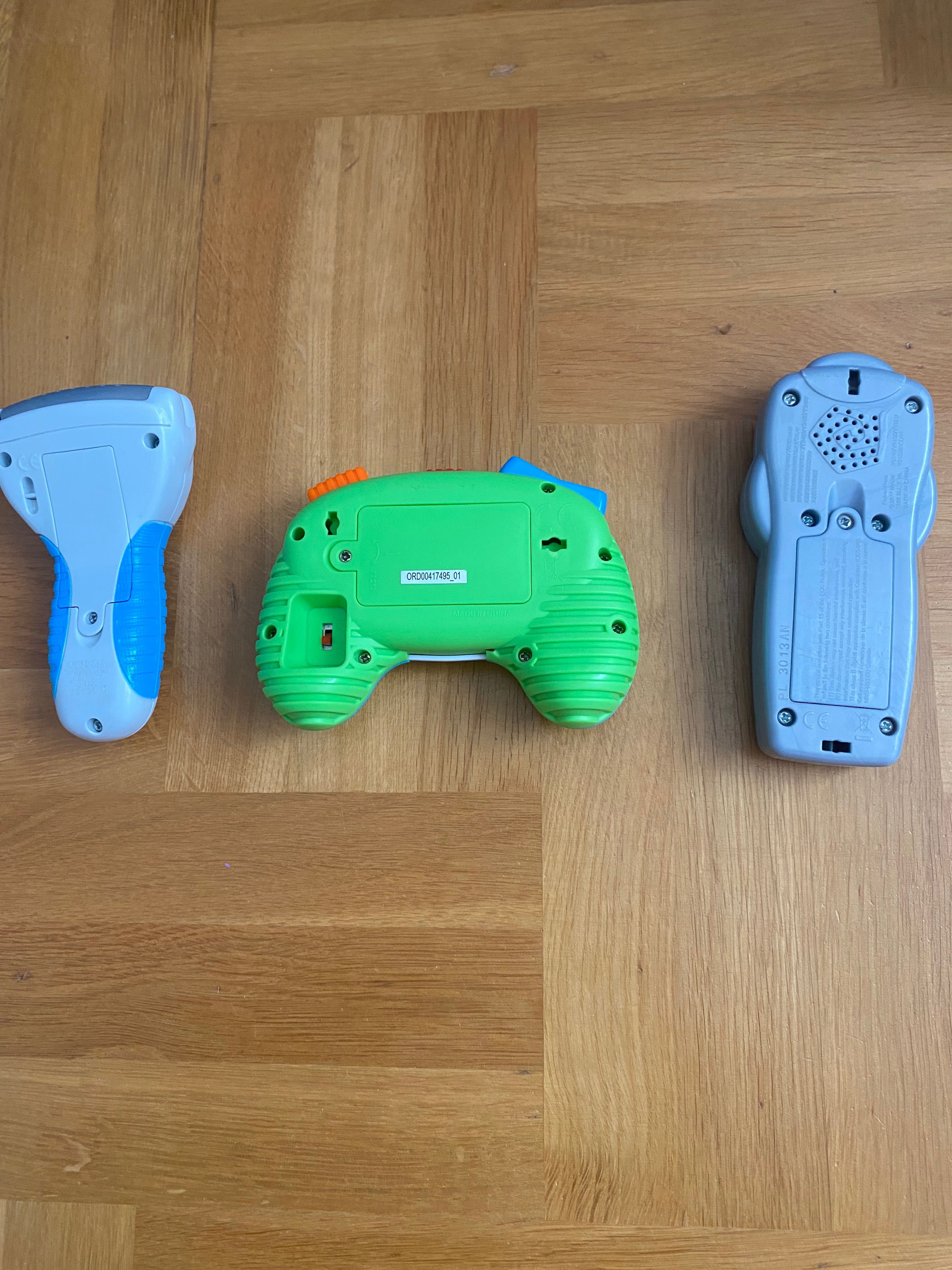 Zestaw Pilot Fisher Price + Wesoły Padzik i Playskool mówiąca golarka