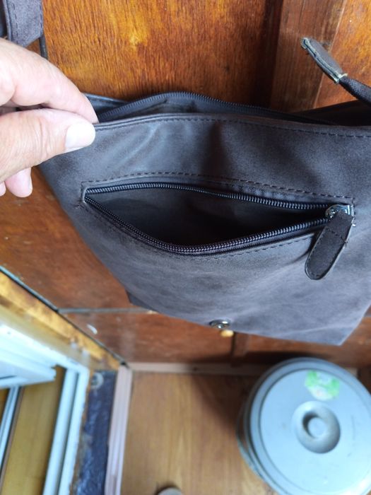 Кожаная сумка на плечо