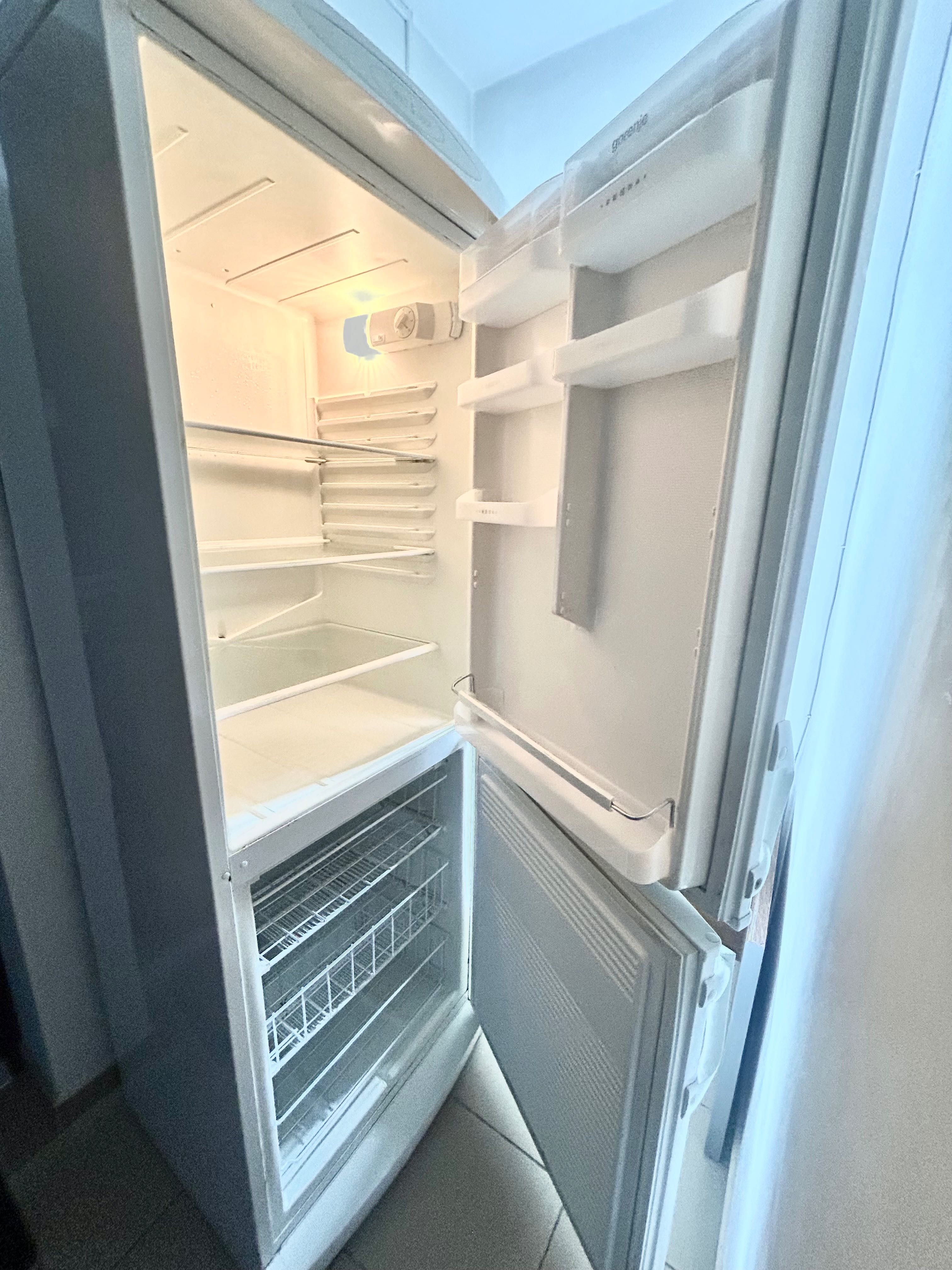 Lodówka w bardzo dobrym stanie