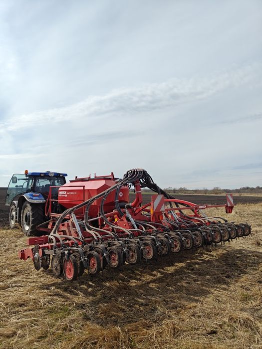 Послуги сівалки Horsch Maestro 8DV та також навантажувача Merlo