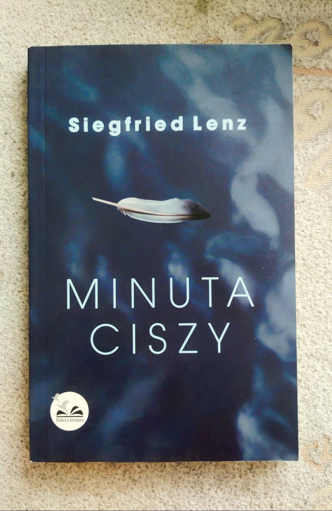 Książka "Minuta ciszy" Siegfried Lenz jak nowa tanio zestaw