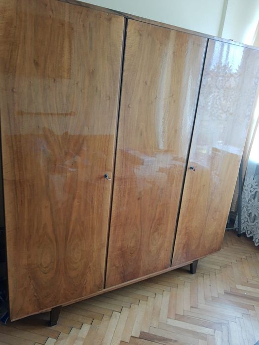 Antyk z PRL - Szafa 3-drzwiowa na wysoki połysk