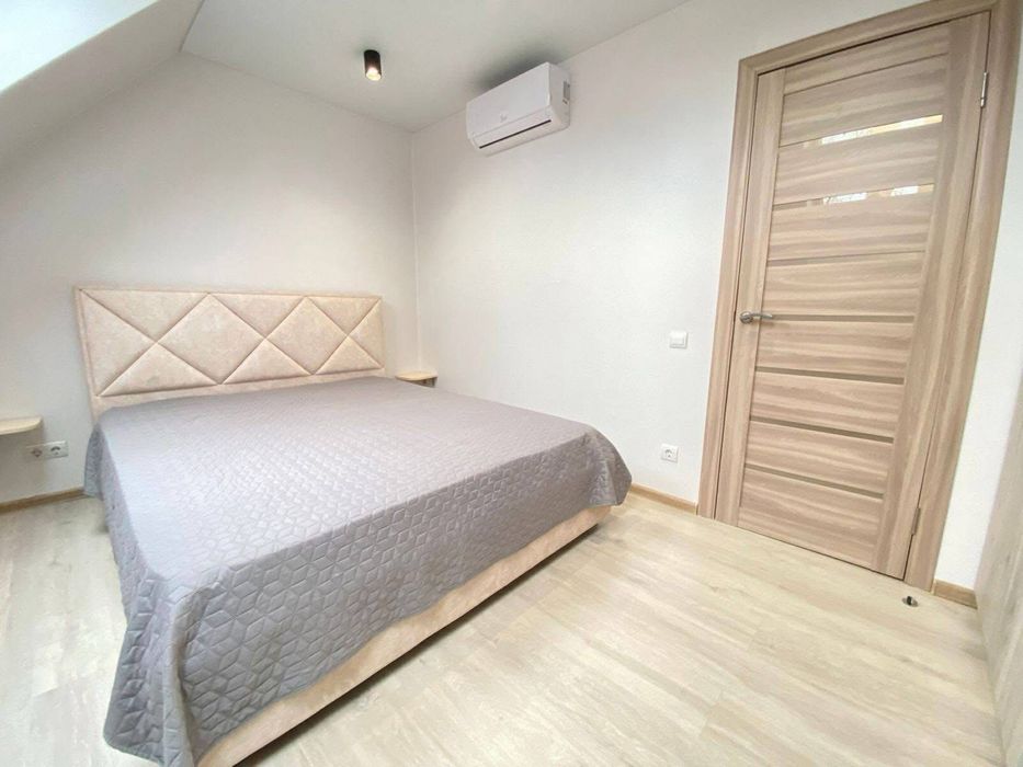 Русанівські Сади. Продаж окремого будинку в Києві