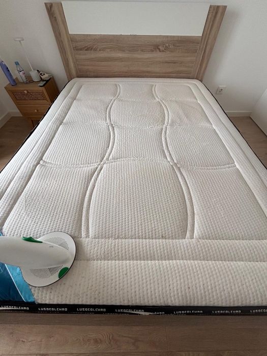 Cama e colchão 195x150
