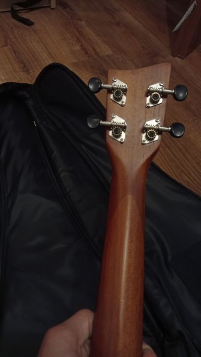 Ukulele tenorowe