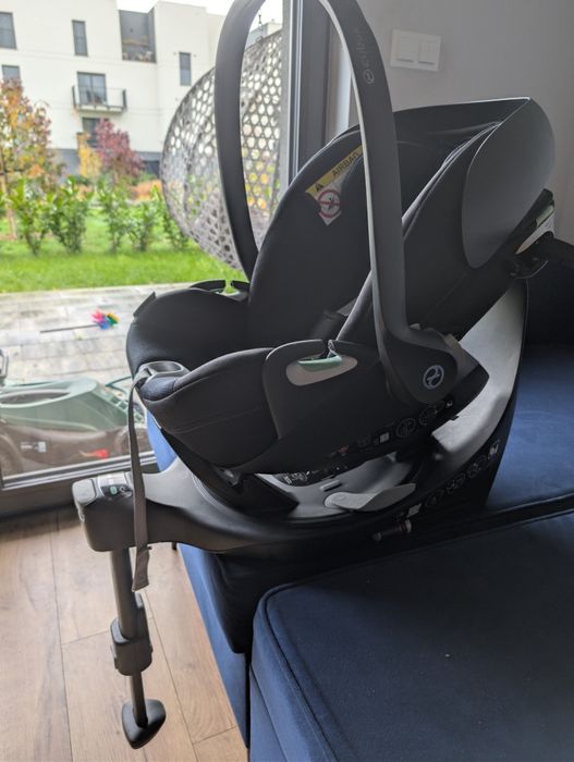 Fotelik Cybex cloud T i-size z bazą.
