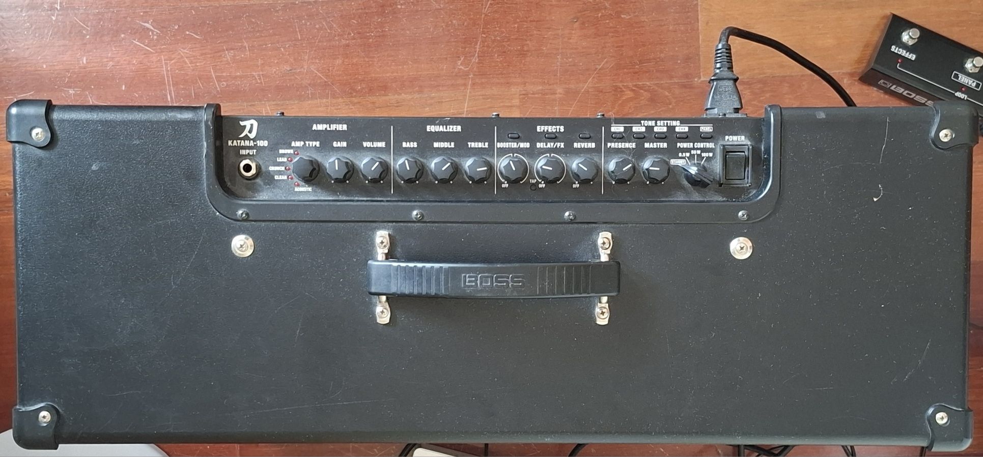 Amplificador Boss Katana 100 2x12