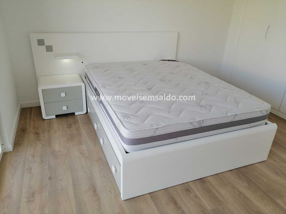 Cama de Casal Estofada c/ Gaveta - Fabricamos todas medidas e cores.