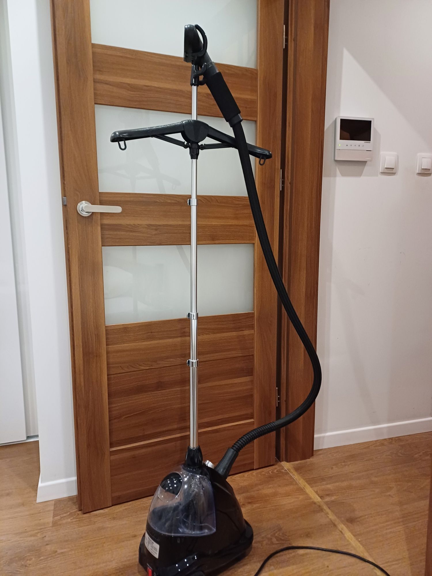 Parownica do ubran SteamOne h10 black