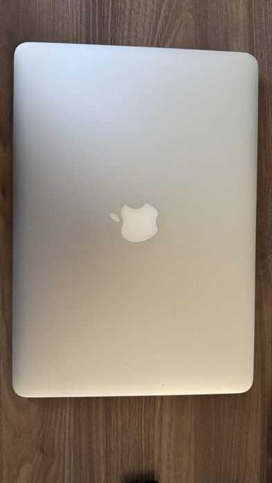 MacBook Air 13” (2017)
