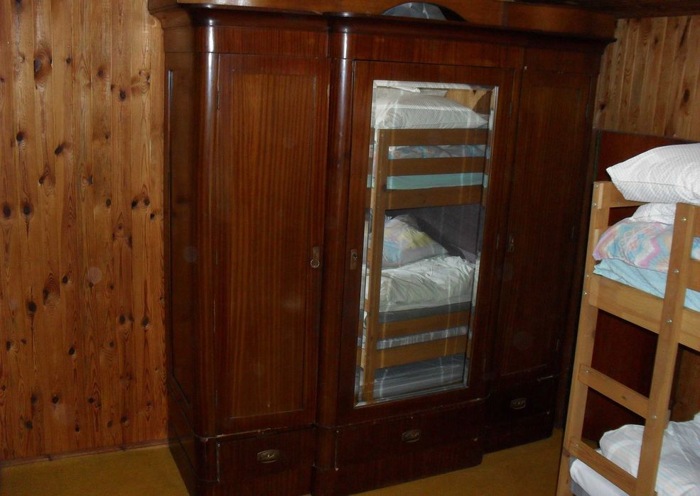 Szafa 3 drzwiowa przedwojenna z lustrem