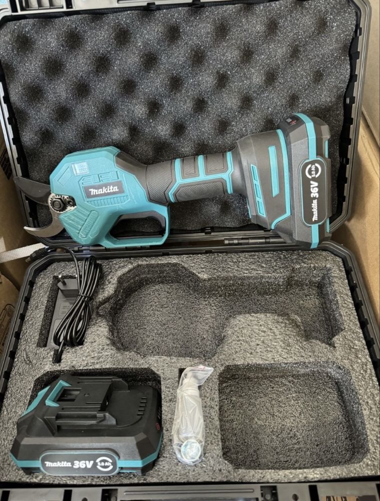 Сікатор акумуляторний Makita DMT50