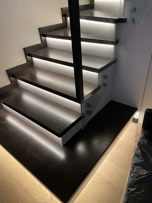 Сходи з дерева. Сходи дерев'яні  8000