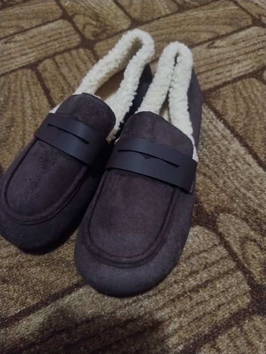 Продам теплесенькі черевички.