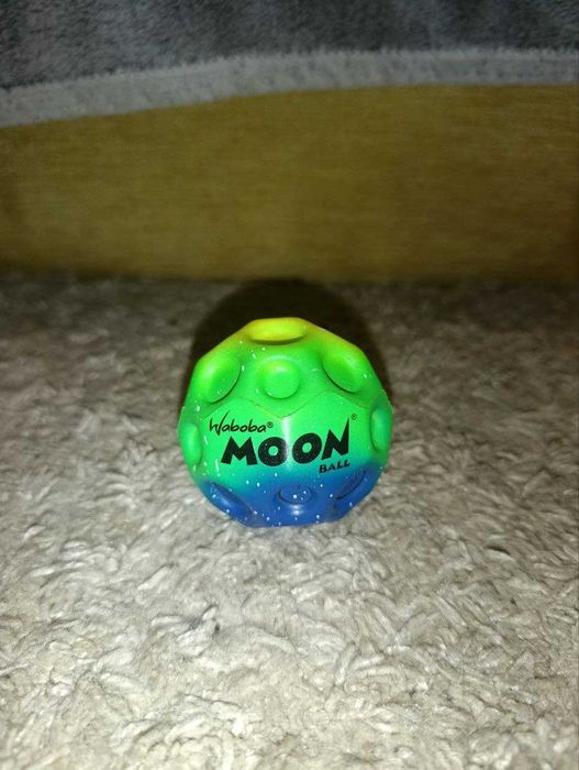 М'ячик Moon Ball в стилі космос