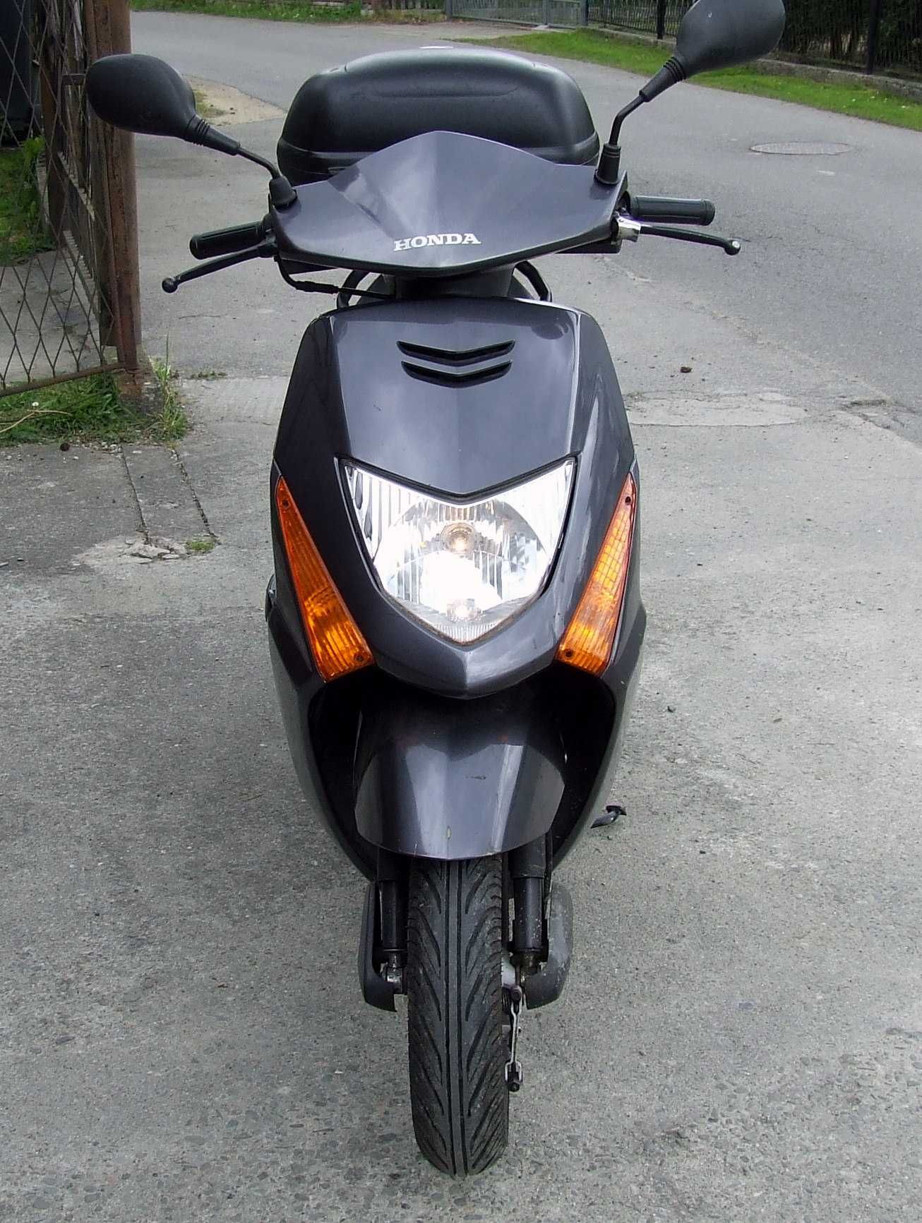 Honda LEAD  rok 2005. 102cm