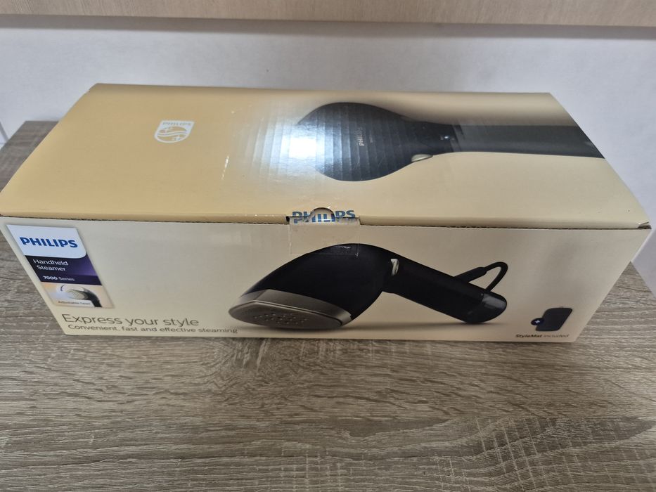 Отпариватель ручной Philips 7000 sth7060