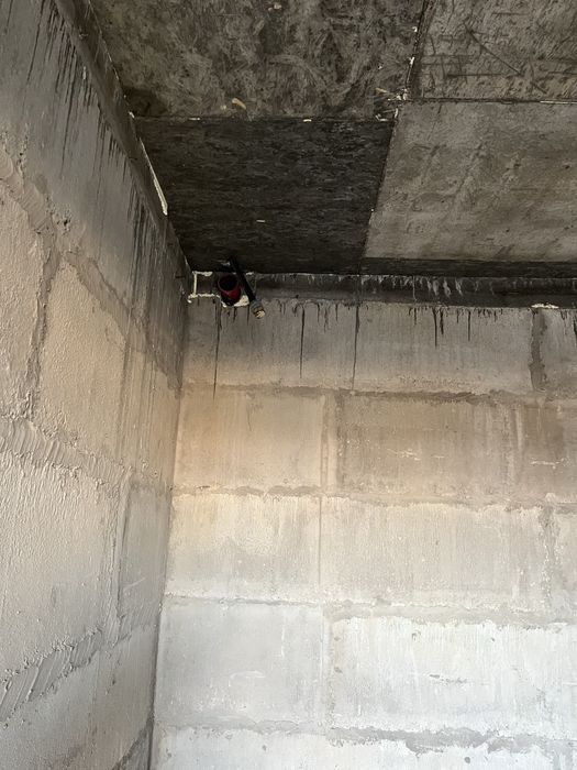 Оренда гаража Виставка 200 грн за кв. метр