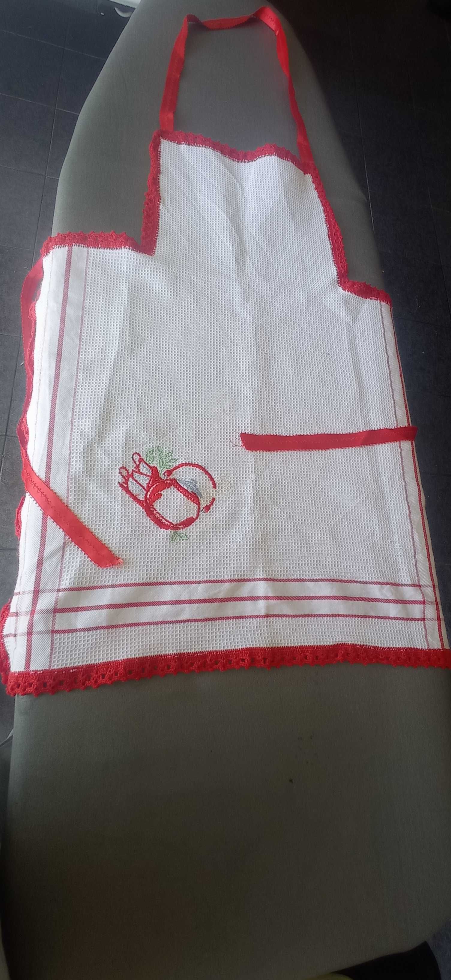 Aventais bordados