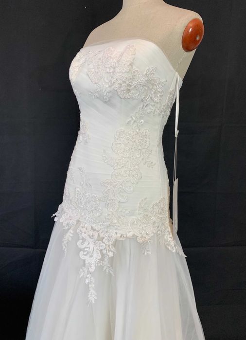 Piękna nowa suknia ślubna 38/40 M/L Litera A koronka cekiny gorset