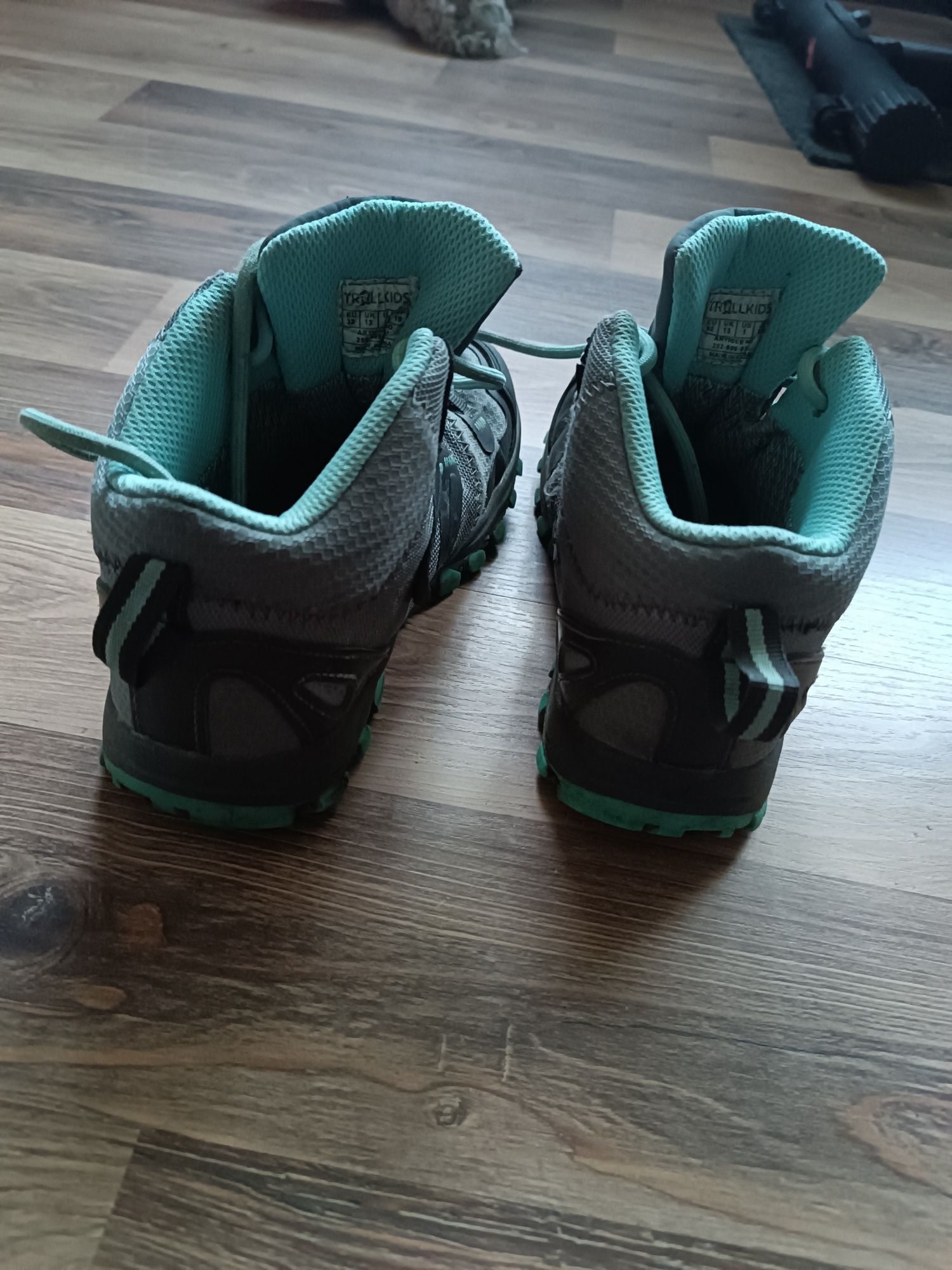 buty chłopięce trekkingowe r. 32