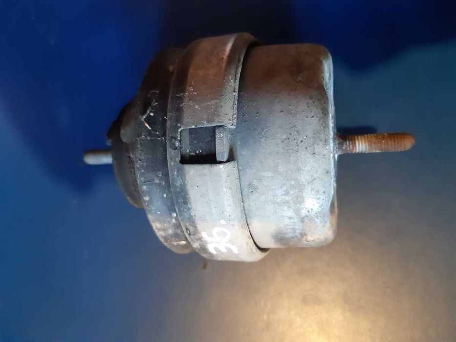 Poduszka silnika Audi A4 B5 1.9 TDI 8D0'199362L 379K 383M 379J 379M