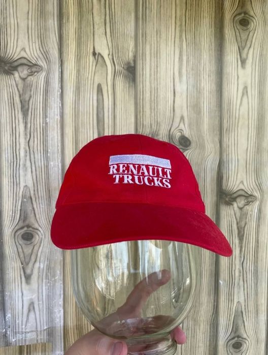Фирменная кепка Renault trucks