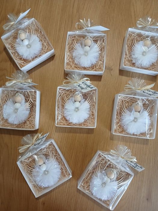 Aniołek. Kolor biały.