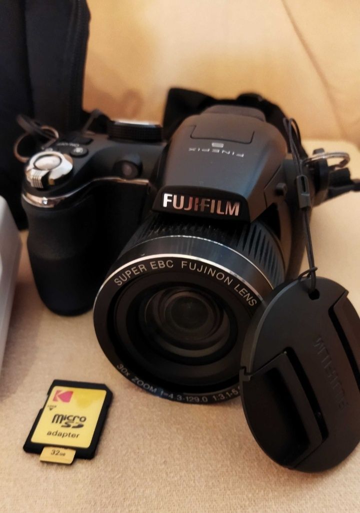 Máquina Fotográfica Fugifilm 14MP Zoom Óptico 30X