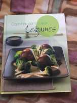 Livro "cozinhar com o wok legumes". Capa dura.