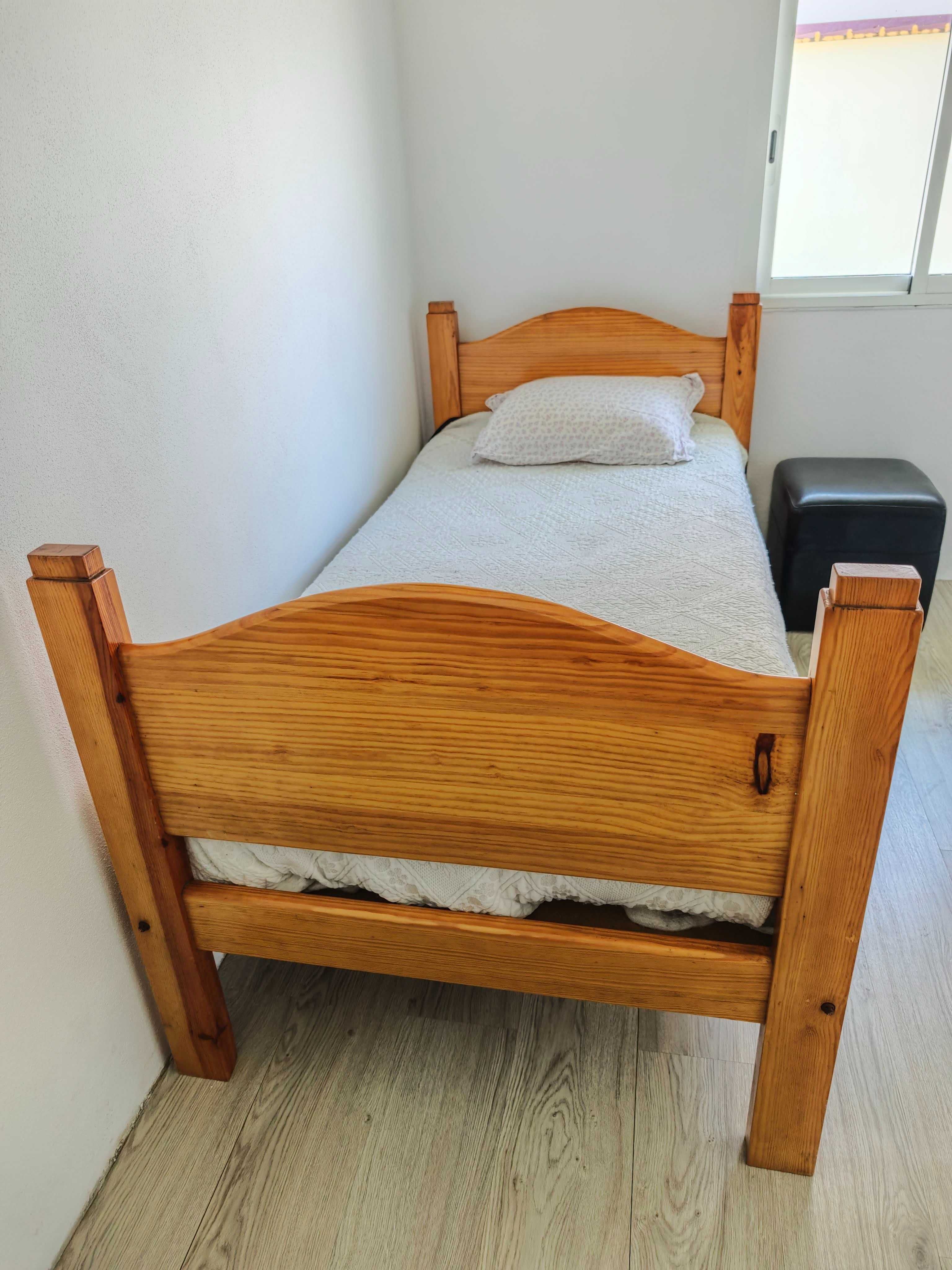2 Camas 190x90 com estrado que podem ser Beliches