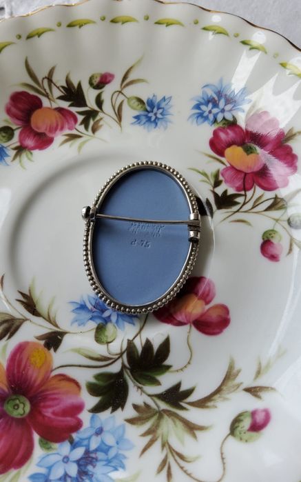 Брошка Wedgwood, блакитна яшмова порцеляна